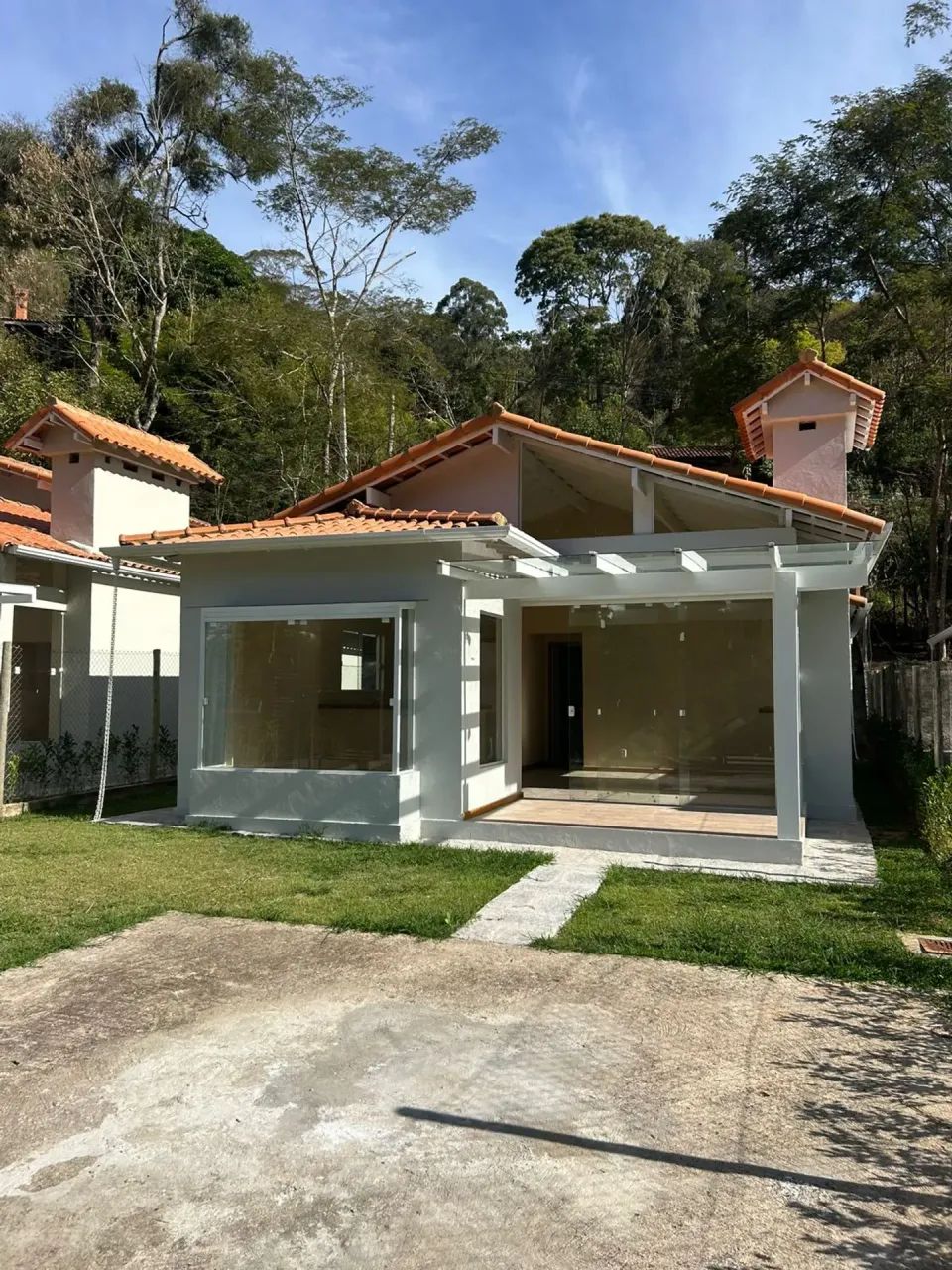 Casa nova com 3 quartos, sendo 1 suíte! Excelente localização! - Foto 2