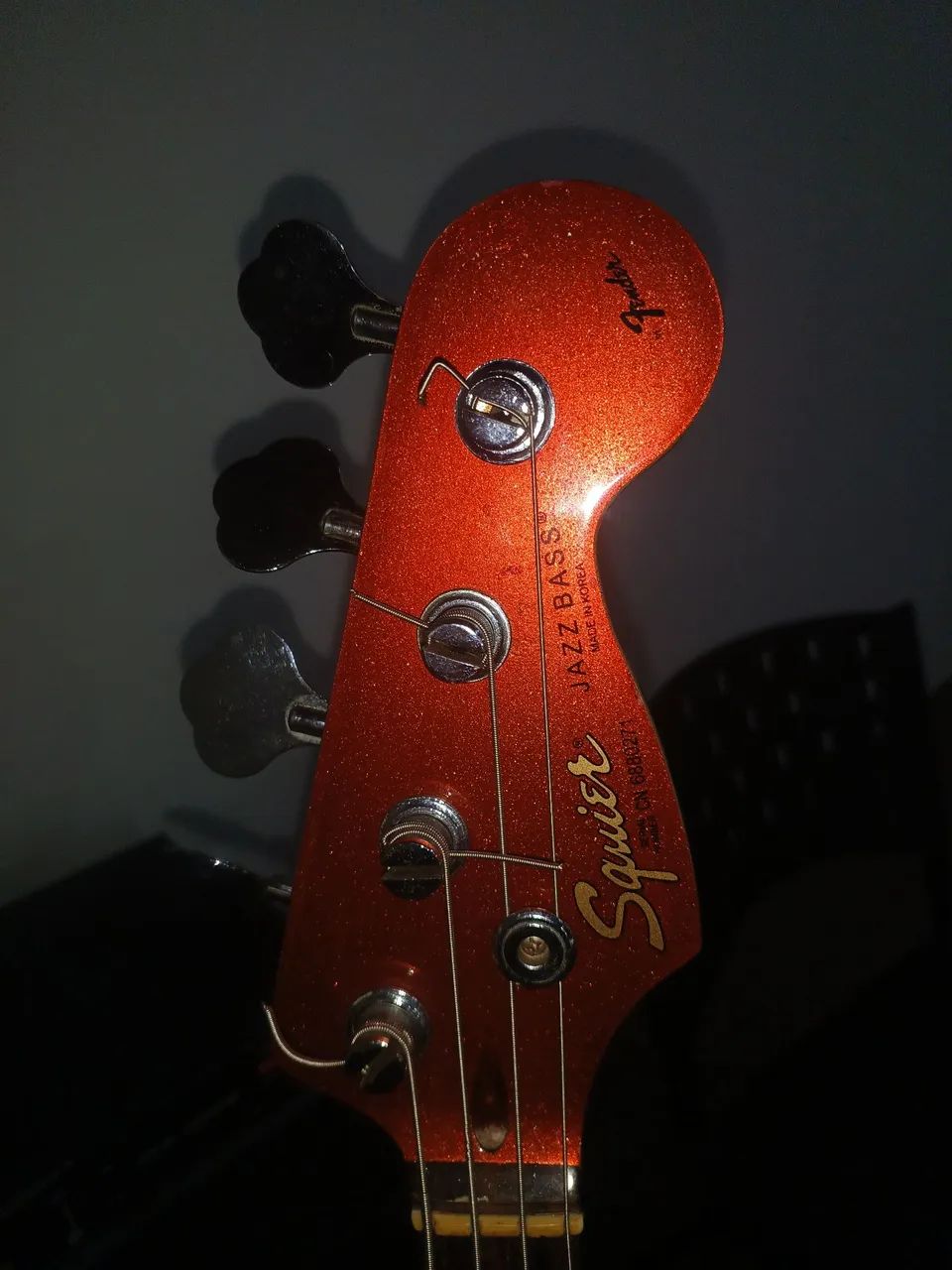 Baixo squier koreano 4 cordas