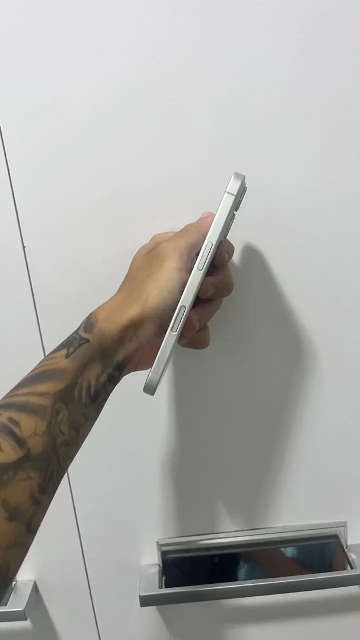 Iphone 16 branco - Foto 2