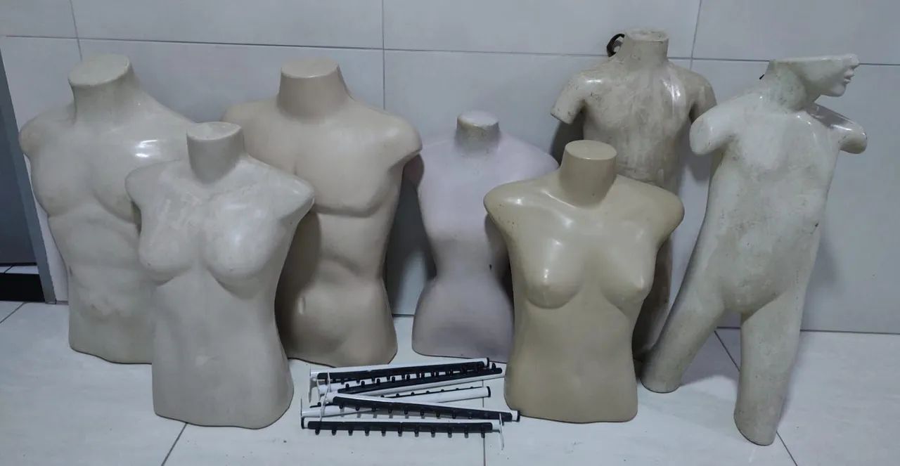 MANEQUINS, ARARA E SUPORTES