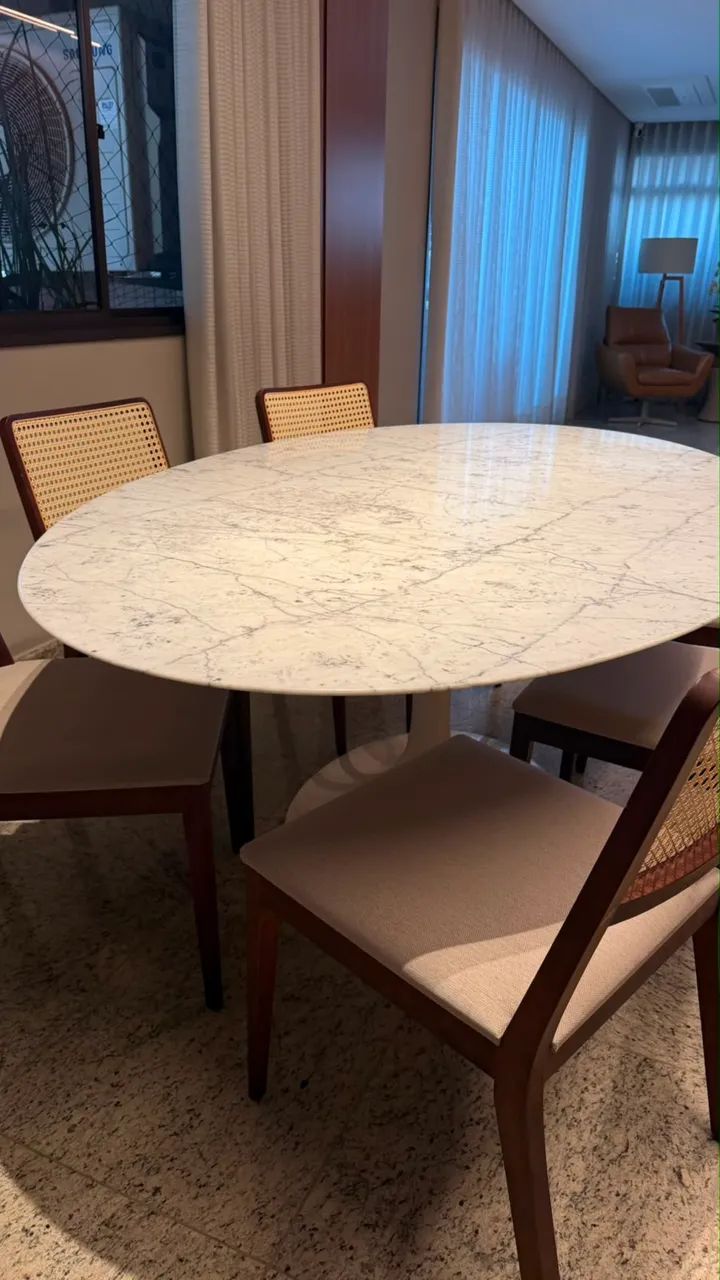 Mesa Saarinen oval-  Líder - Foto 2