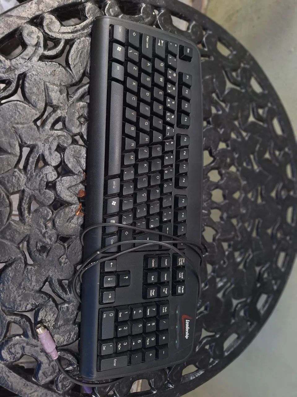 Teclado com Fio Leadership - Simples, Funcional e Confiável