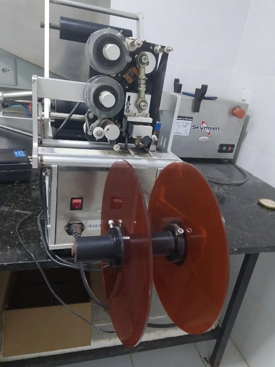 ETIQUETADORA SEMI AUTOMATICA - Foto 3