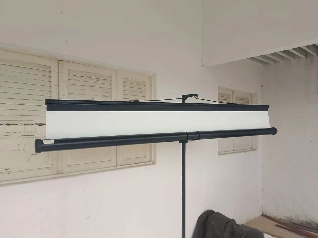 TT07 - TELA TRIPÉ 2,43 X 1,82 (120") - FORMATO 4X3<br> - Foto 3