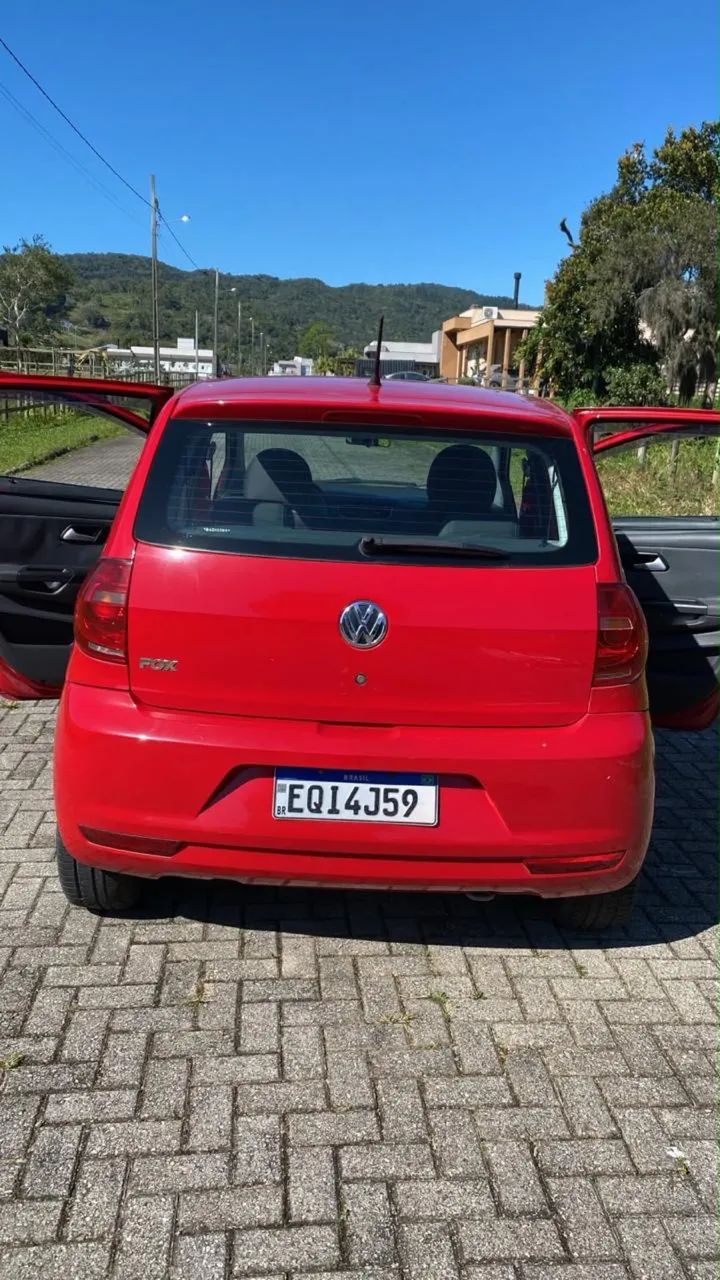 Volkswagen Fox 1.0 MI Total Flex 8V 5P 2011 - Foto 2