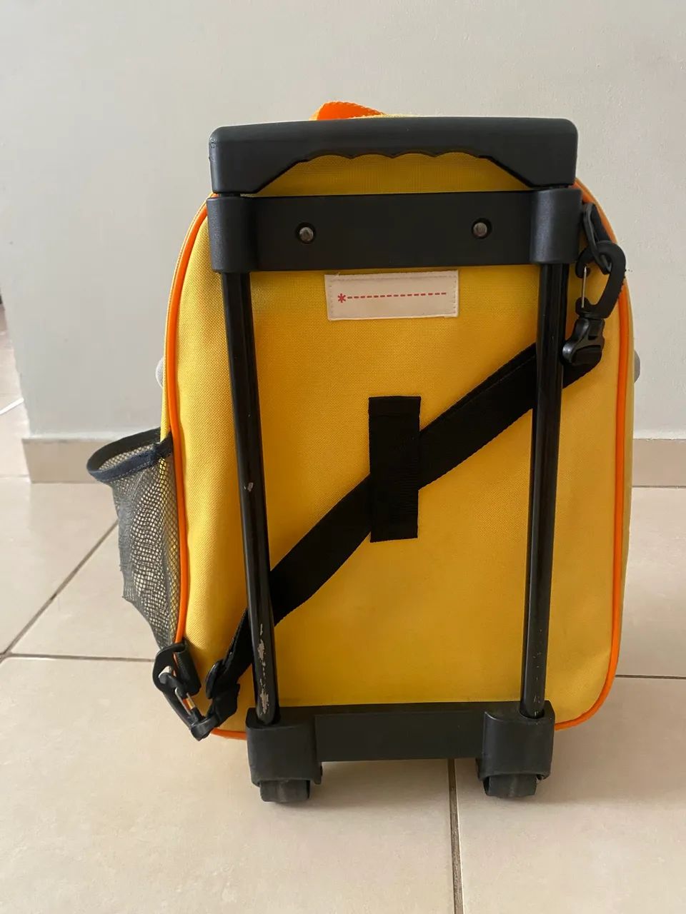 Mochila de Rodinhas - Skiphop Abelha (original) - Foto 2