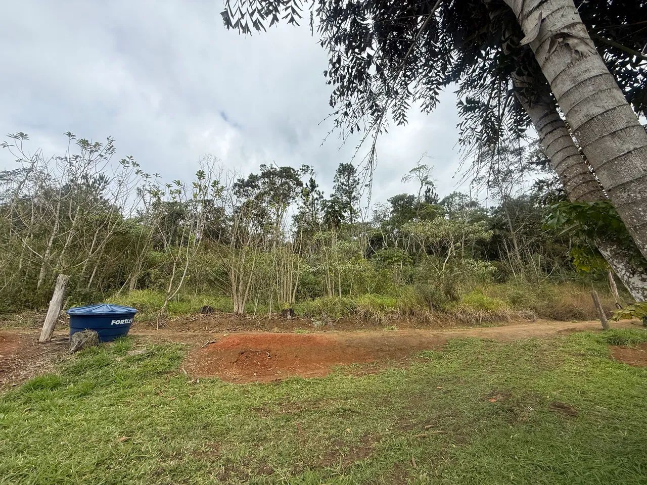 Lote para chácara 2000m2 ( Local fechado com portaria)