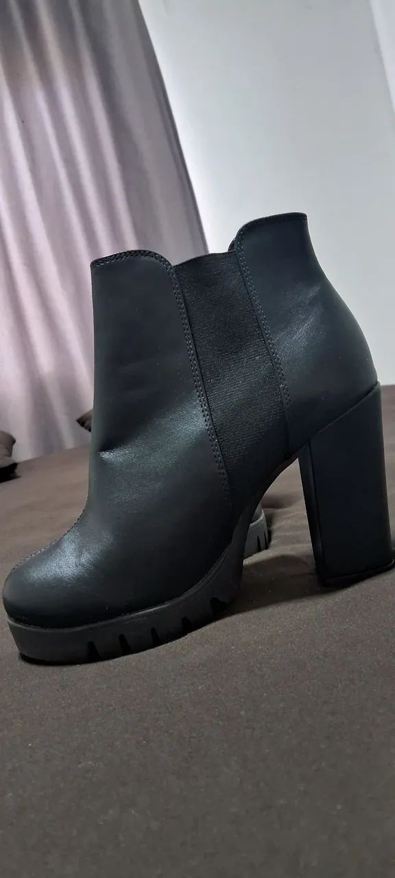 Bota Tamanho 35 - Foto 2