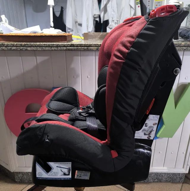 Cadeira Auto Burigotto Evolution Zero a 25kg. Vermelha - Foto 2
