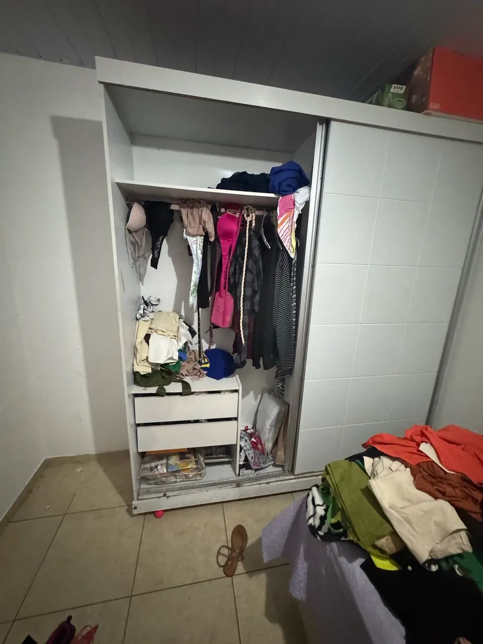 Guarda-roupa grande branco espelhado  - Foto 2