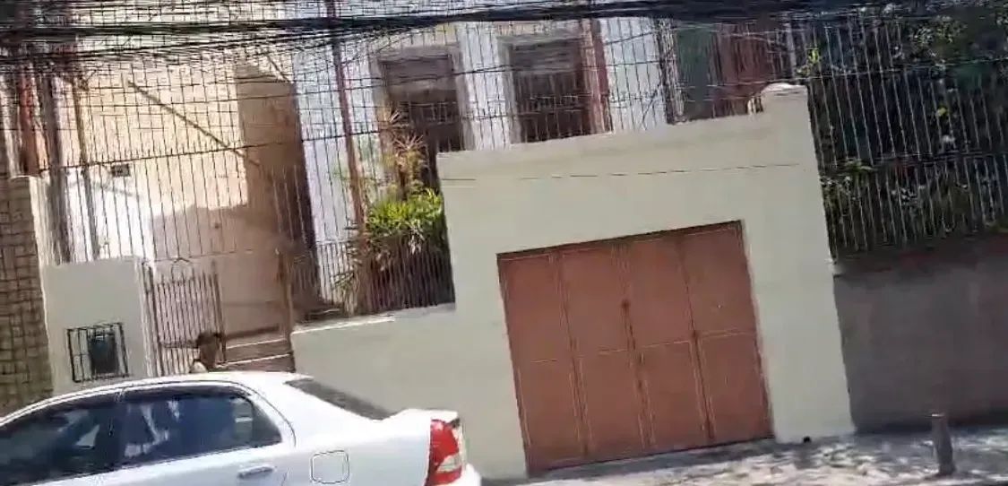 Casa para aluguel com 200 metros quadrados com 2 quartos