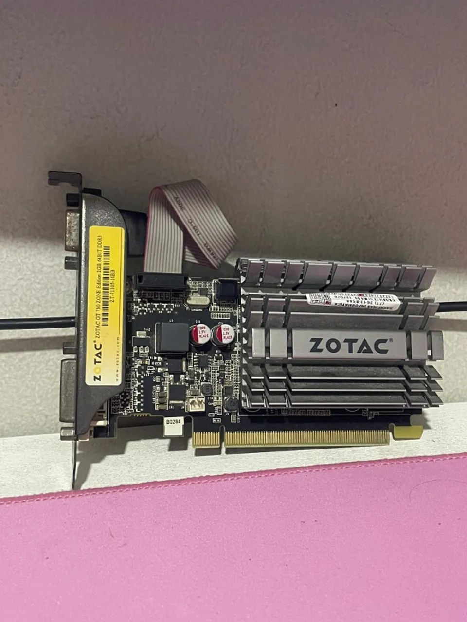 Placa de video GT730 2GB