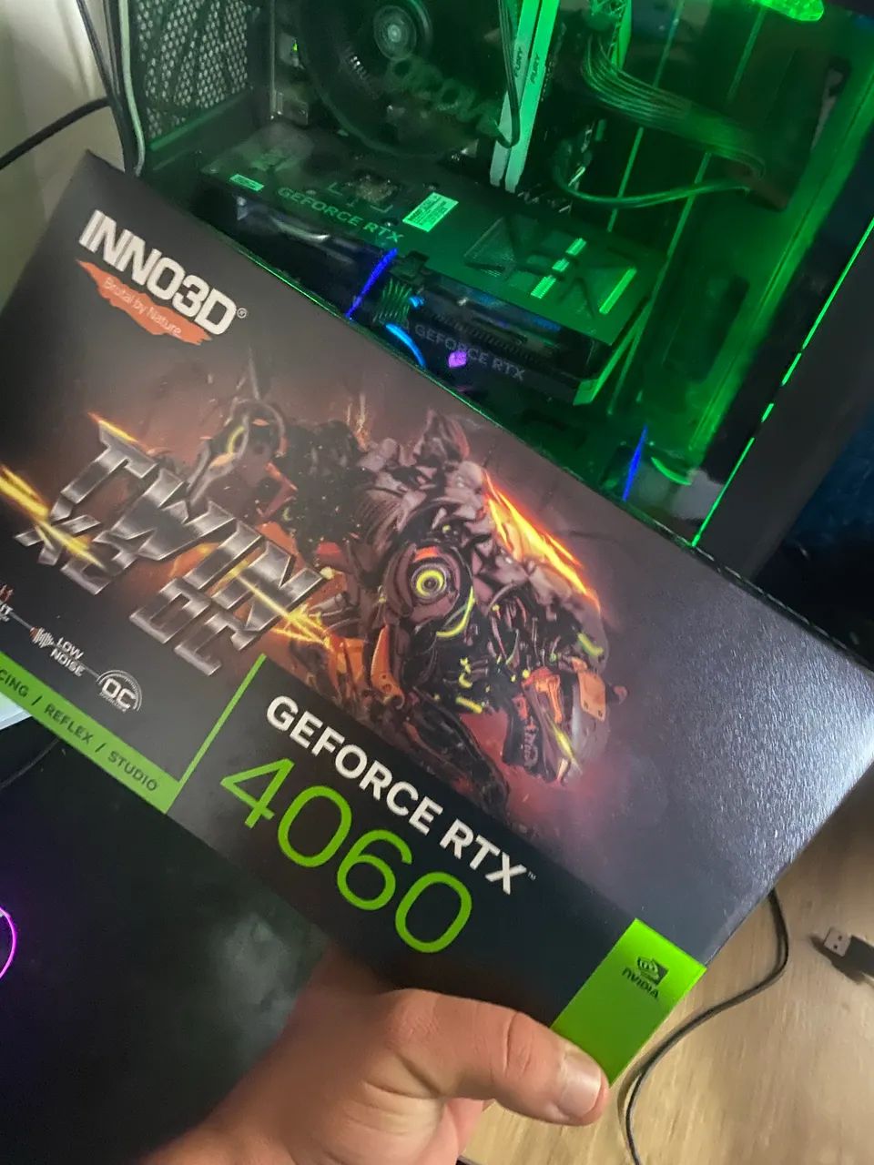 Placa de vídeo Nvidia GeForce 4060 2twin oclock 