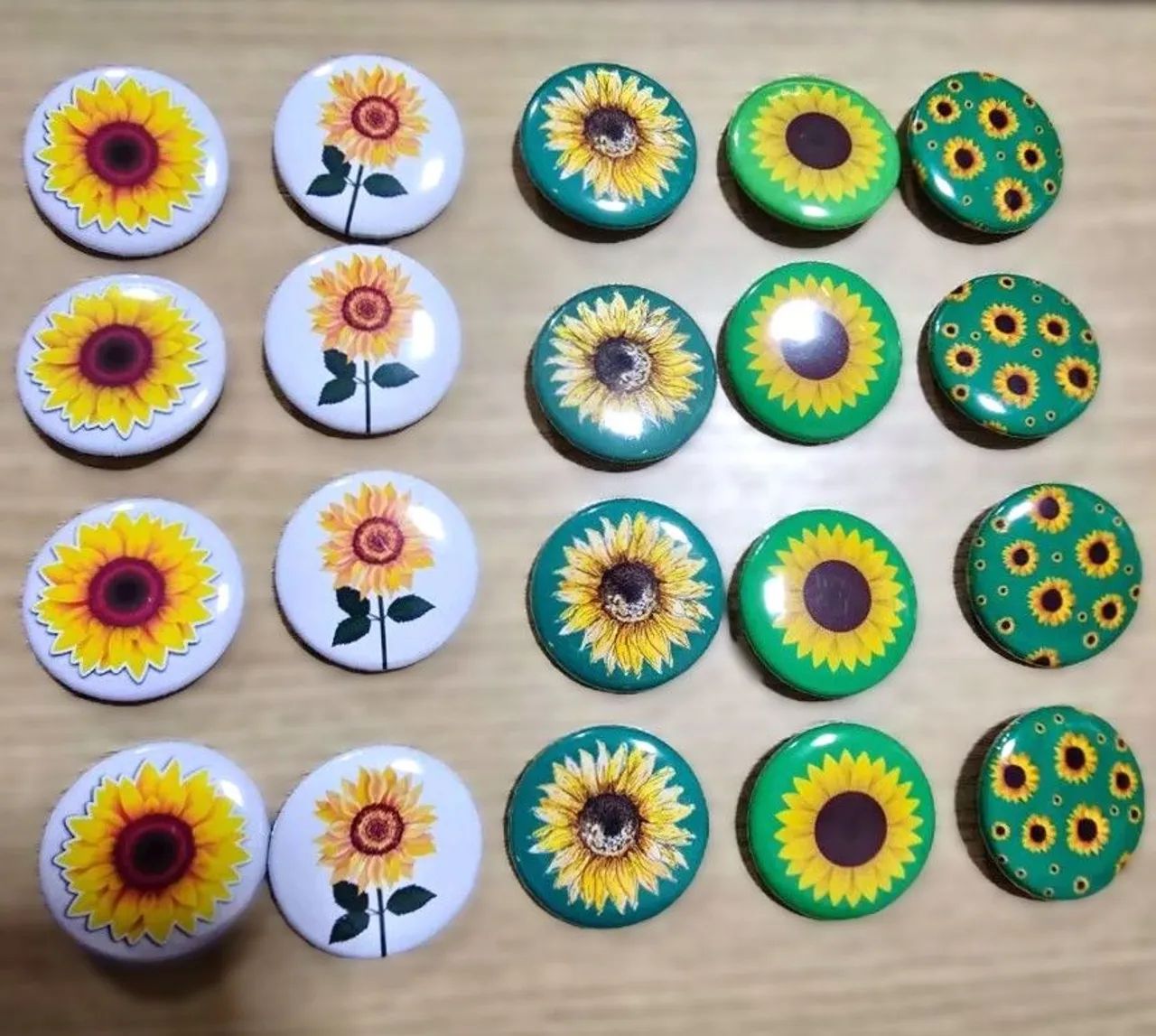 BOTTONS BROCHES  - Foto 4