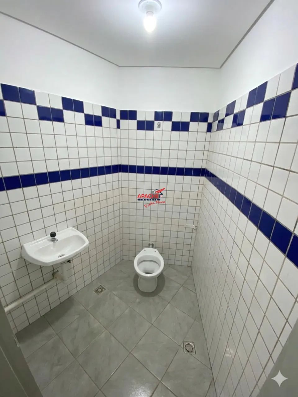 Loja Comercial para Alugar em Ponte Nova, Esplanada - 23,5 m² - Foto 3