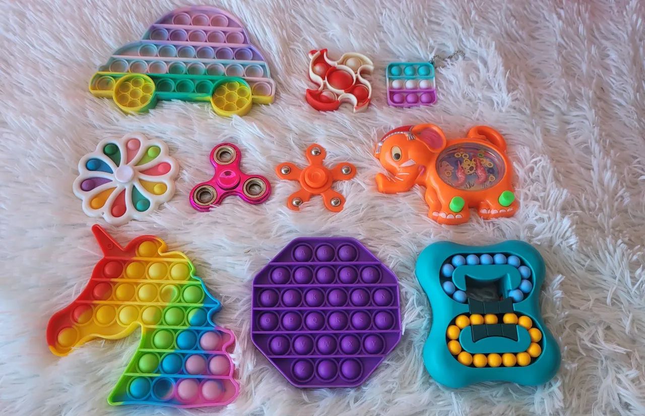 pop it, spinner e brinquedos antiestresse