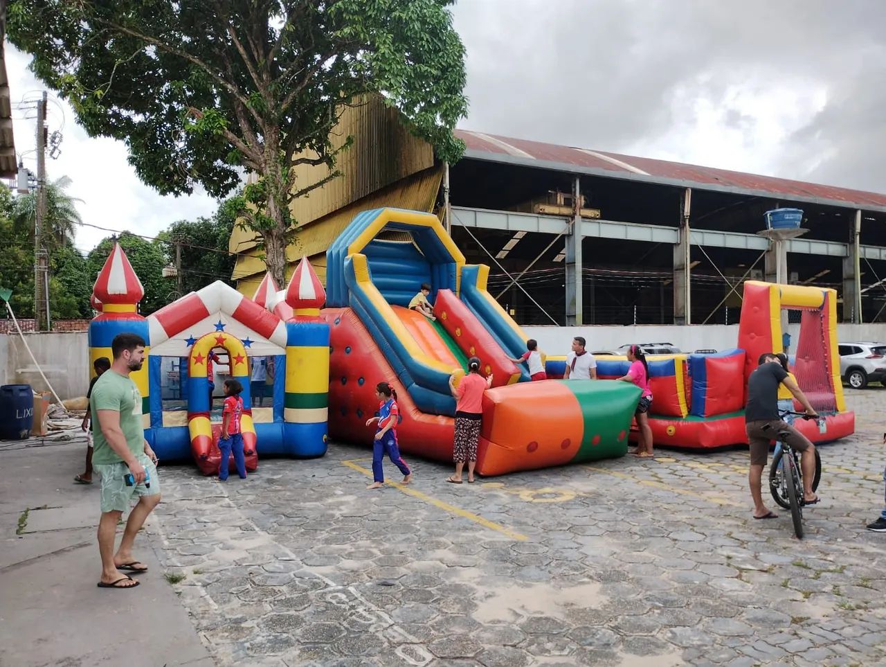 aluguel de brinquedos  - Foto 2
