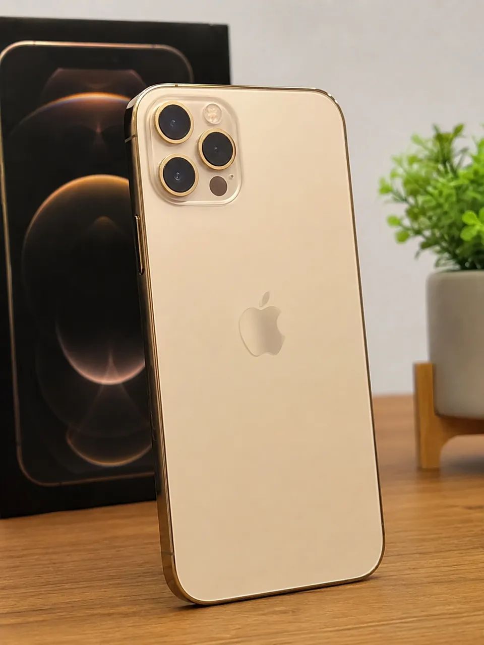 IPhone 12 Pro Max 256gb no precinho , todo original - Celulares e