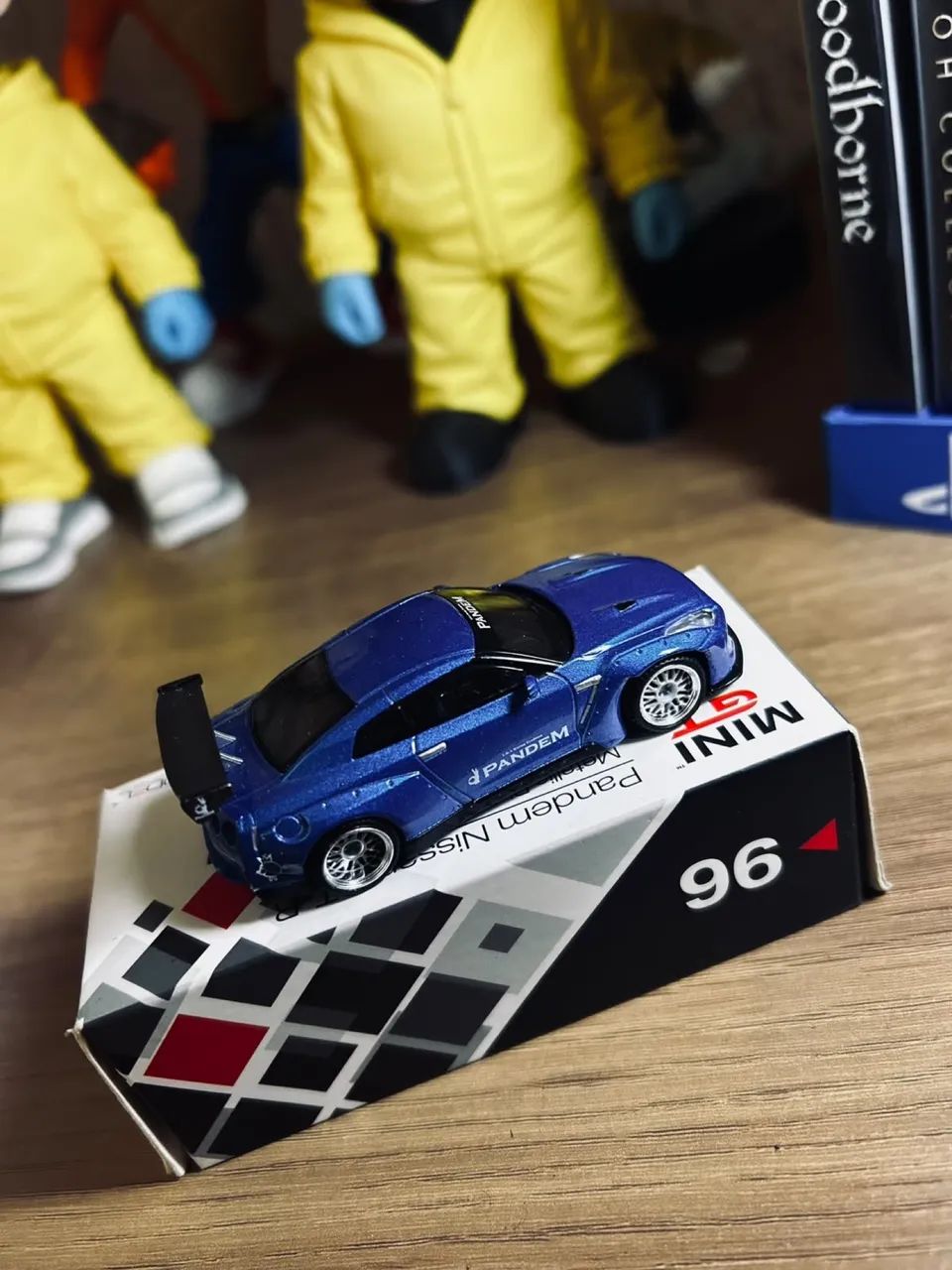 PANDEM NISSAN GT-R (R35) METALLIC BLUE MGT00096 - Hobbies e