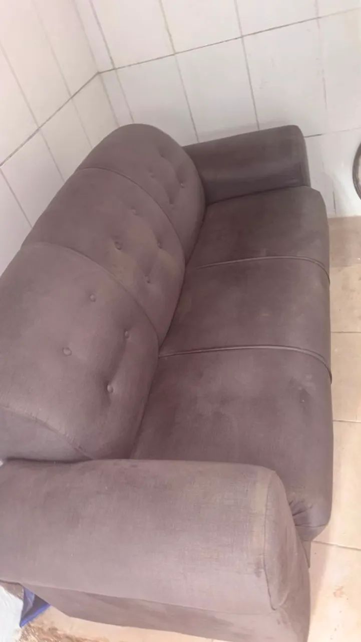 Vendo sofá de 3 lugares semi-novo