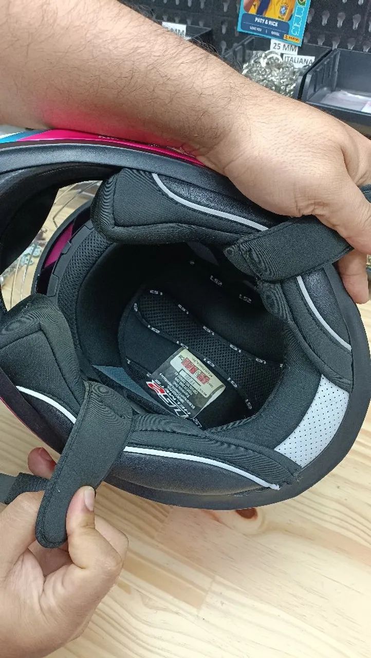 Capacete LS2 feminino com viseira solar - Usado poucas vezes  - Foto 4