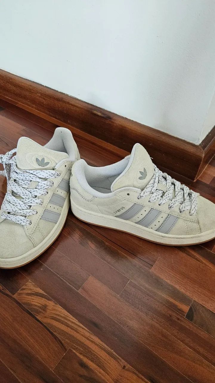 Tênis Adidas Campus na cor cinza - Foto 2