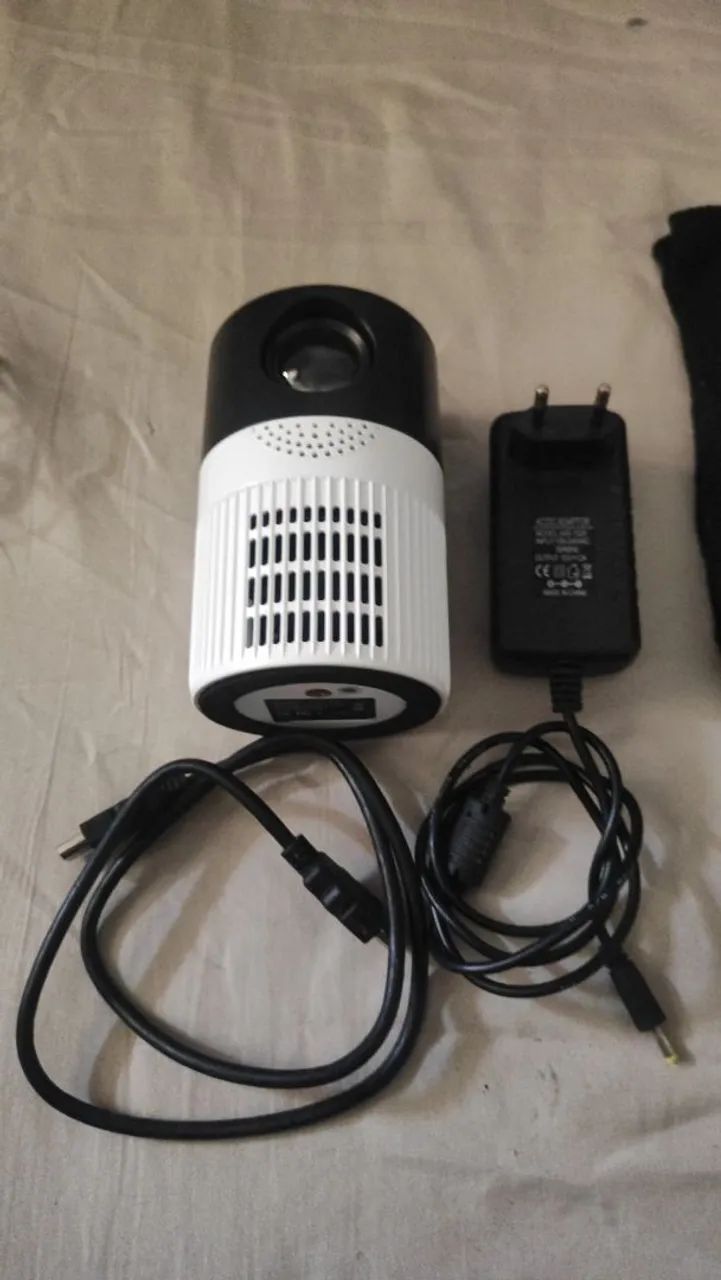 Echo Dot 4 e Projetor portátil  - Foto 3