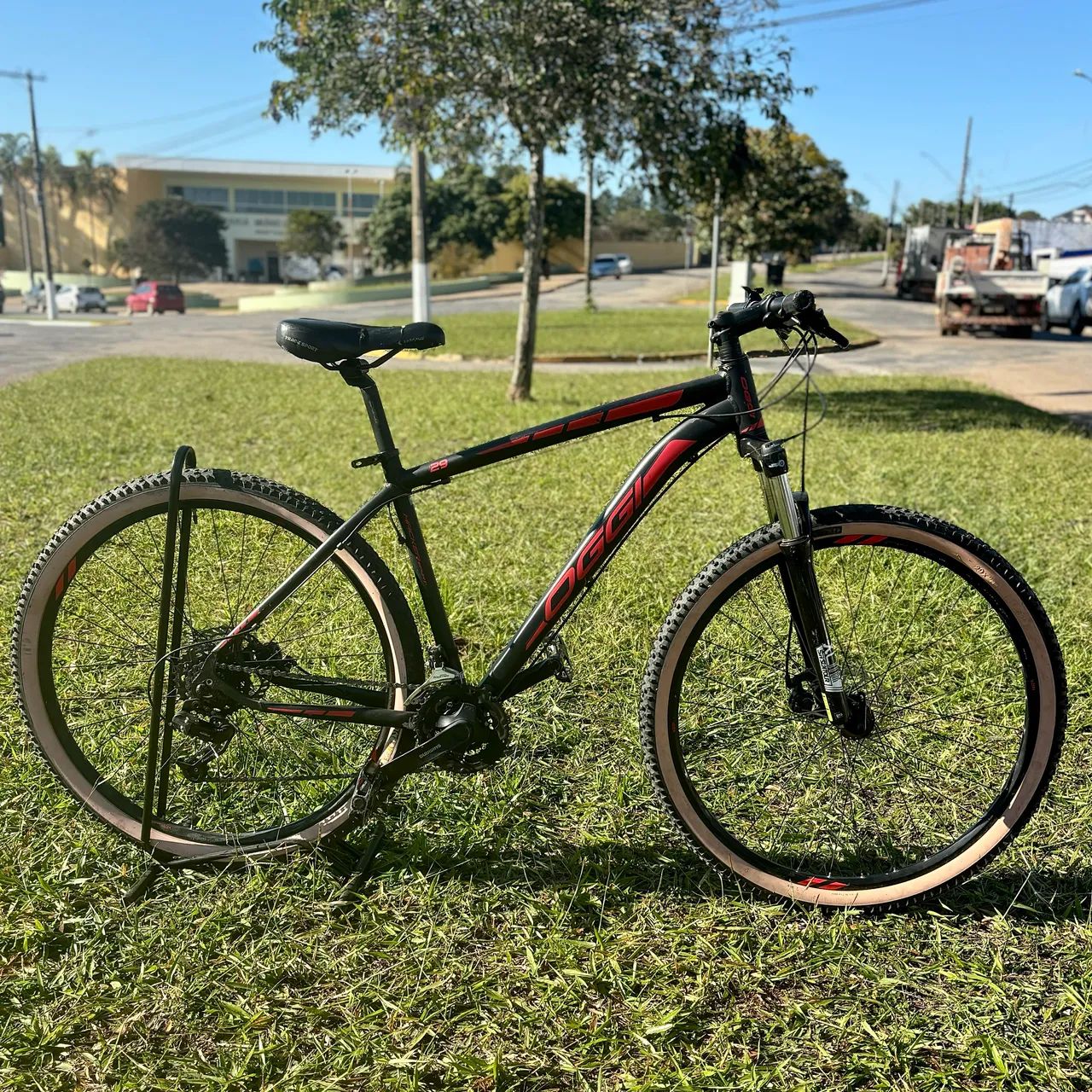 Bicicleta OGGI HACKER (M) Aro 29