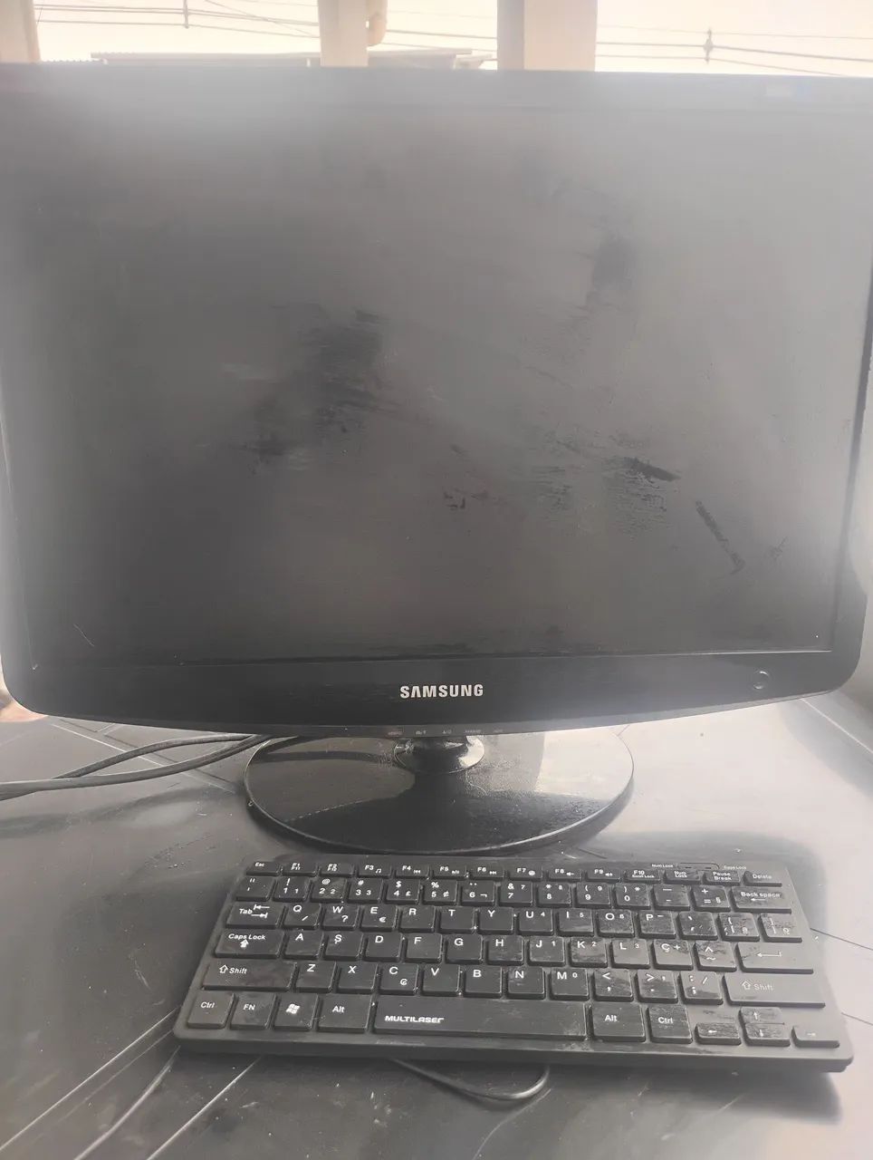Monitor da Samsung e teclado  - Foto 2