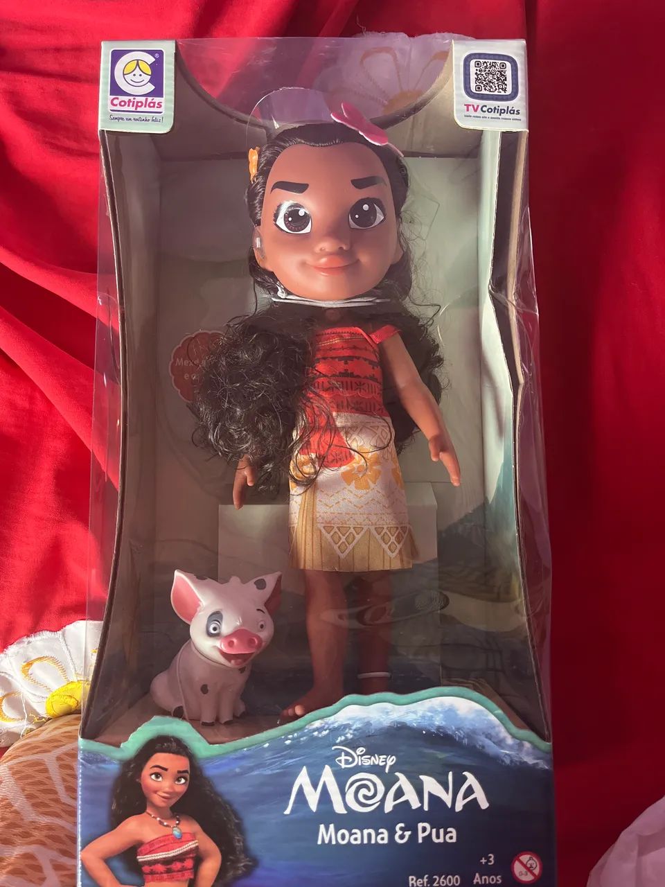 Vendo boneca moana na caixa