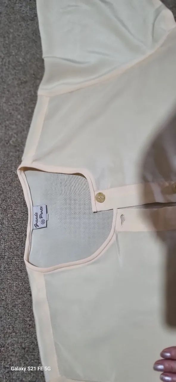 Camisa alongada GG 48 busto 60cm compr total 85cm tem transparência - Foto 5