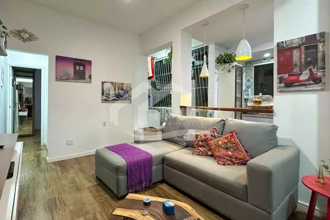 SALA/QUARTO REFORMADO EM COPACABANA