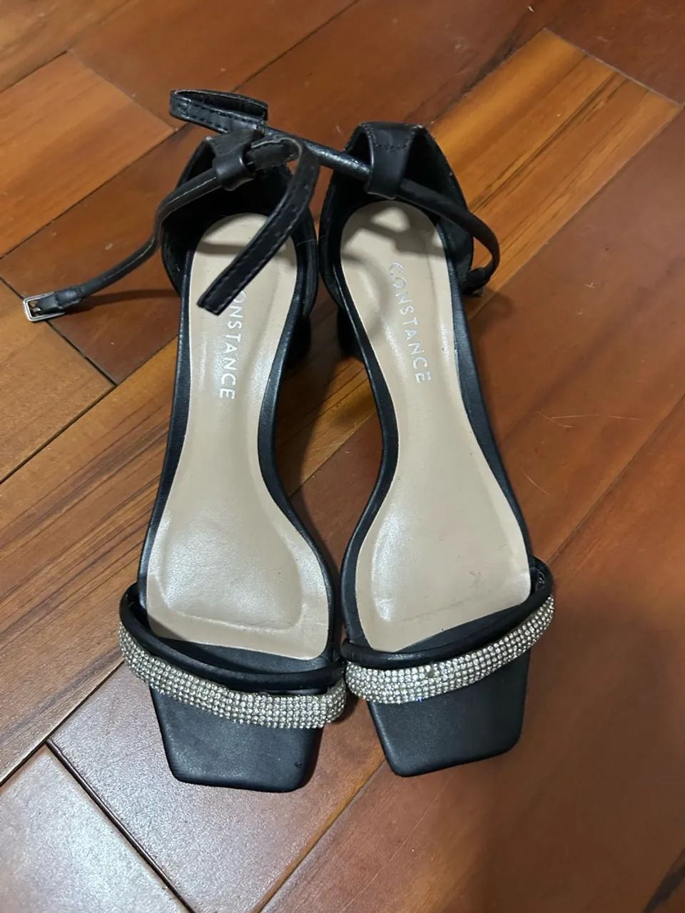 sandália constance preta strass 34