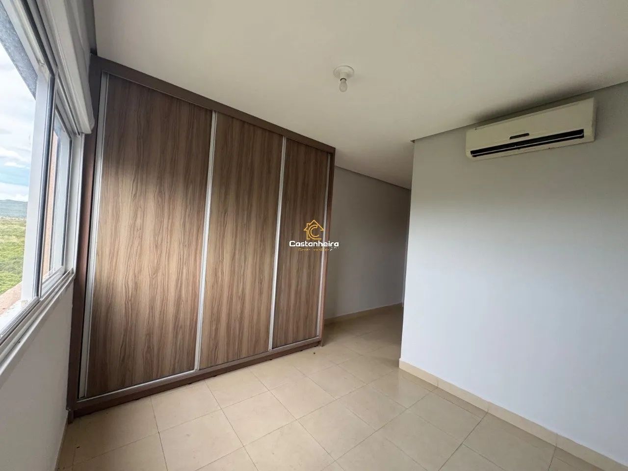 Apartamento Semi-Mobiliado e Acesso Privativo - 04 Quartos sendo 01 Suíte Master com Chuve - Foto 12