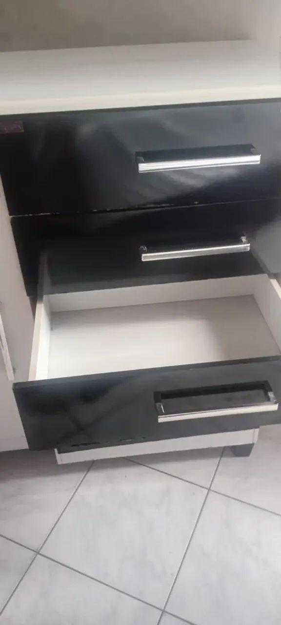vendo cômoda 5 gavetas 200 - Foto 3