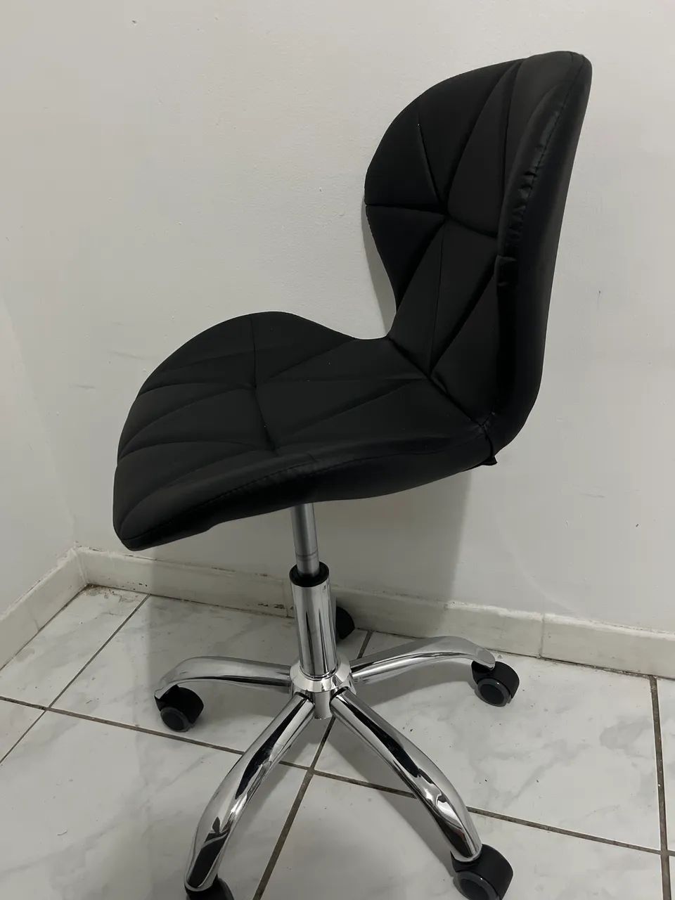 Cadeira Escritório Spin Regulagem De Altura E Base Giratória - Cor Preto - Foto 2