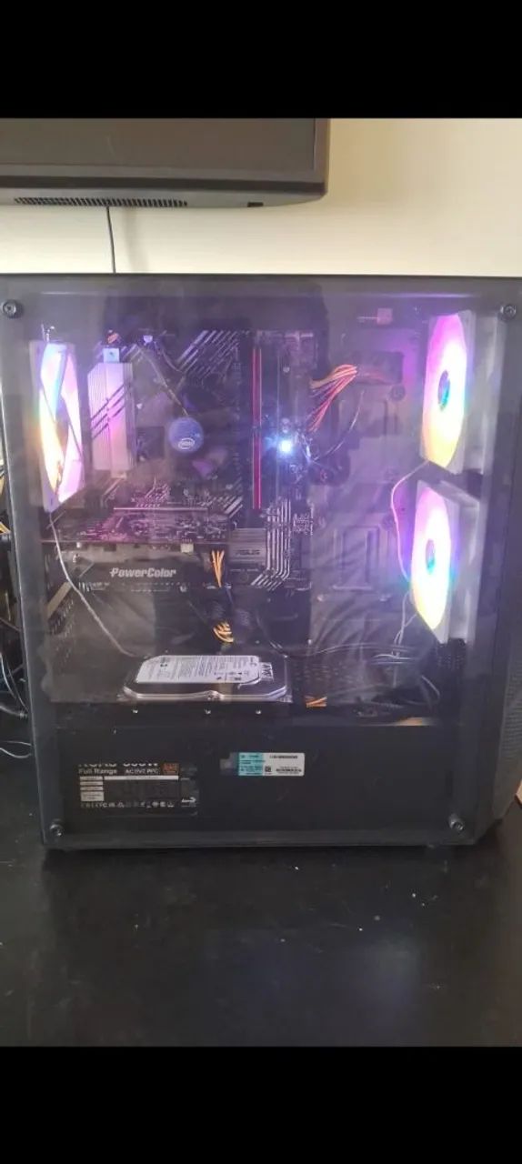 PC Gamer com periféricos 