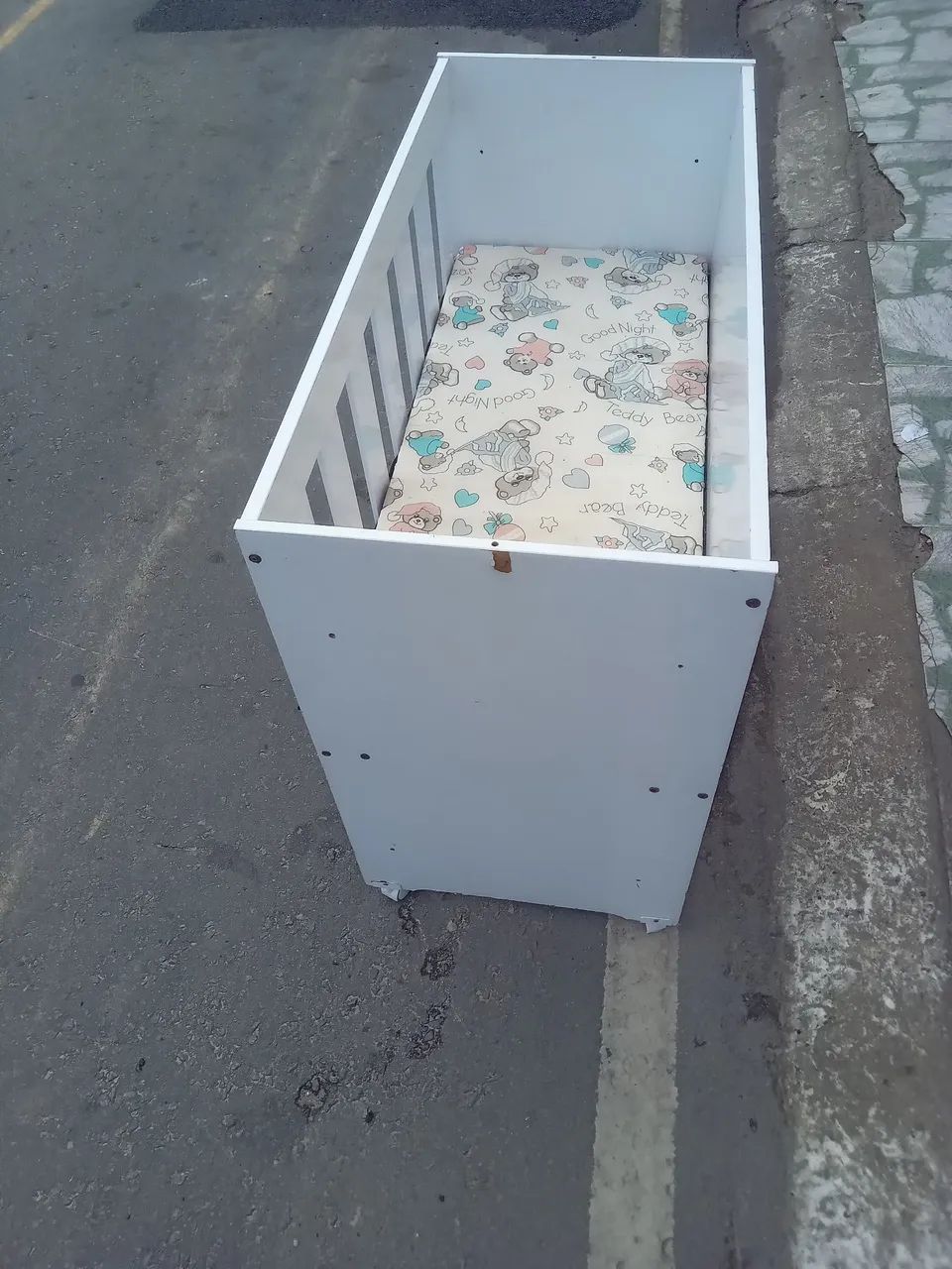 Vendo berço com colchão  - Foto 4