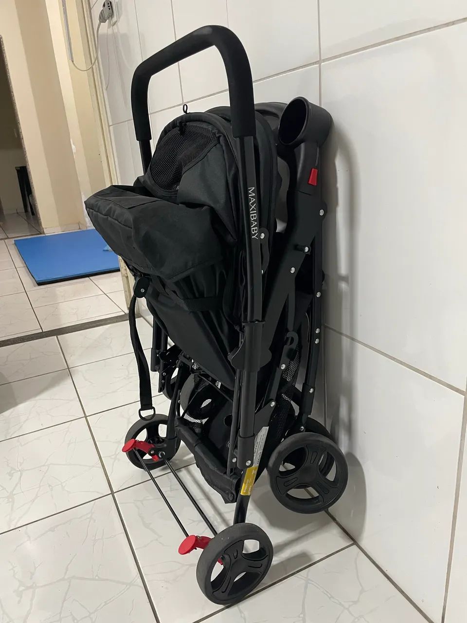 Carrinho de bebê com alça reversível - Foto 5