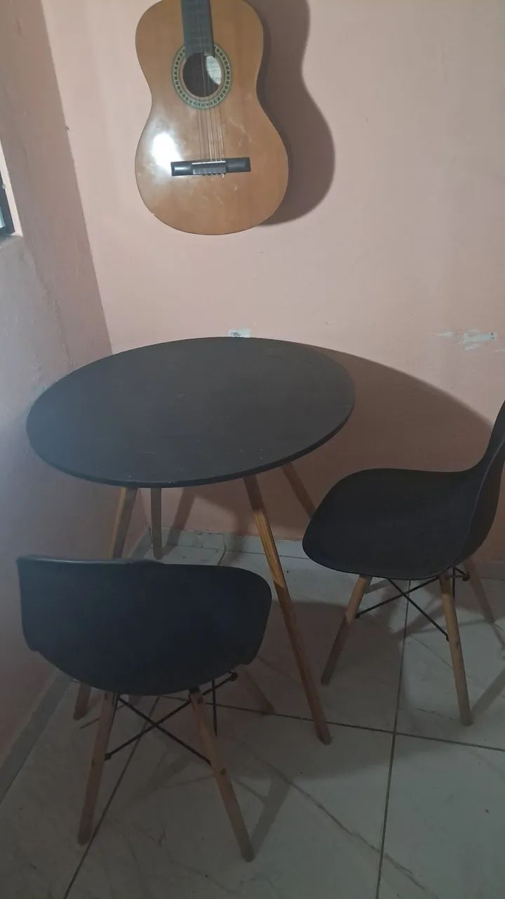 MESA COM CADEIRAS EAMES  - Foto 5