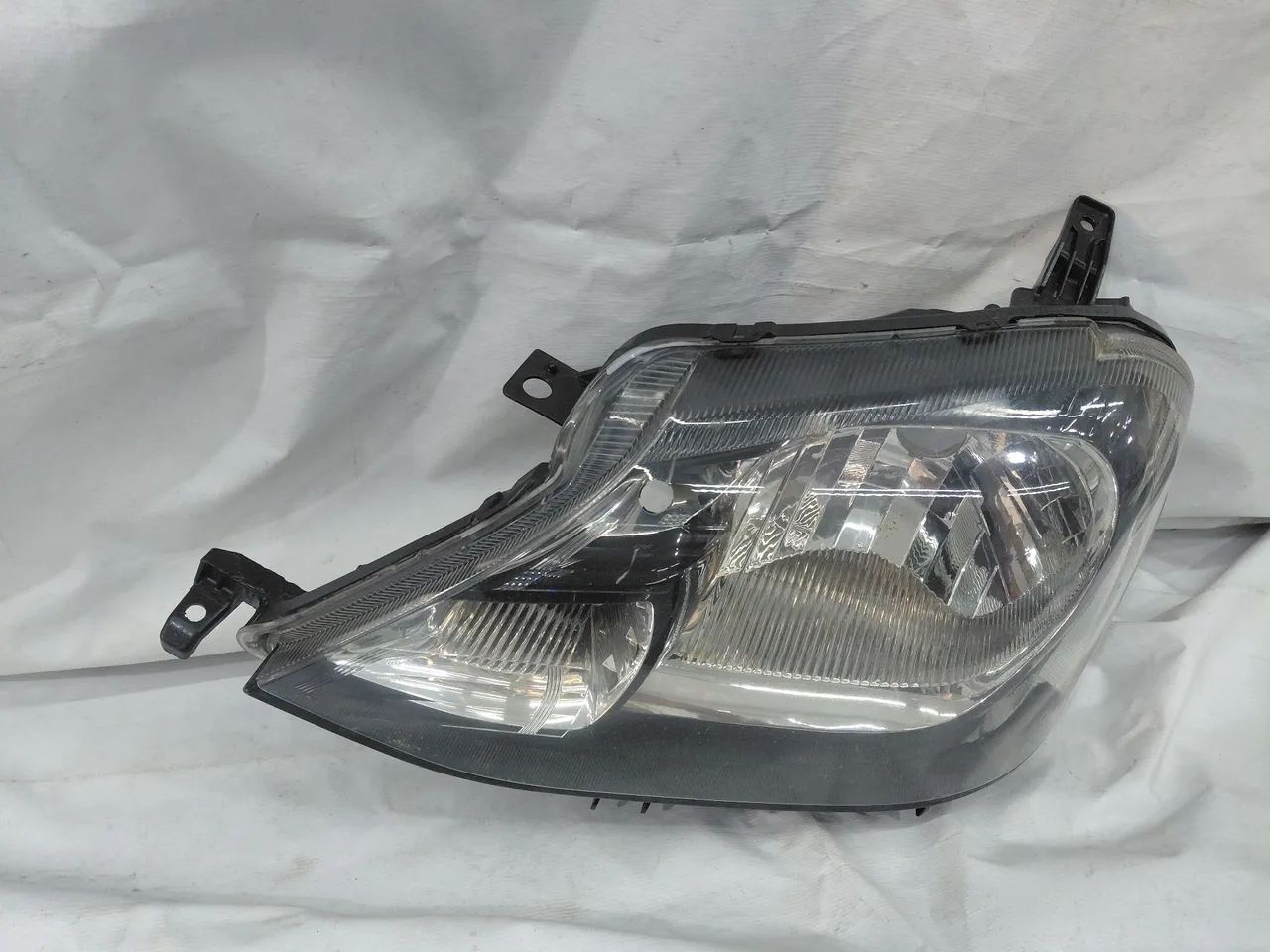 Farol Etios esquerdo Máscara Negra  - Foto 2