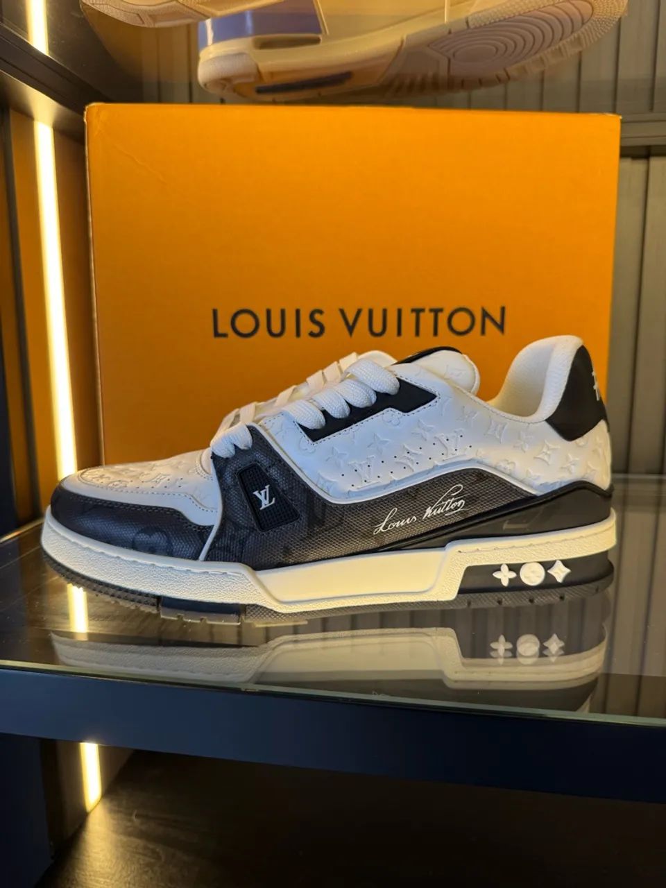 Tenis Preto e Branco