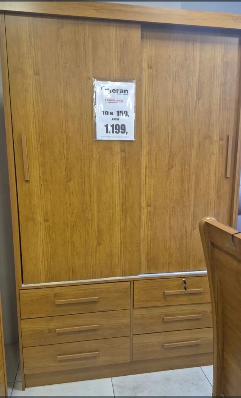 Guarda Roupa com gaveta