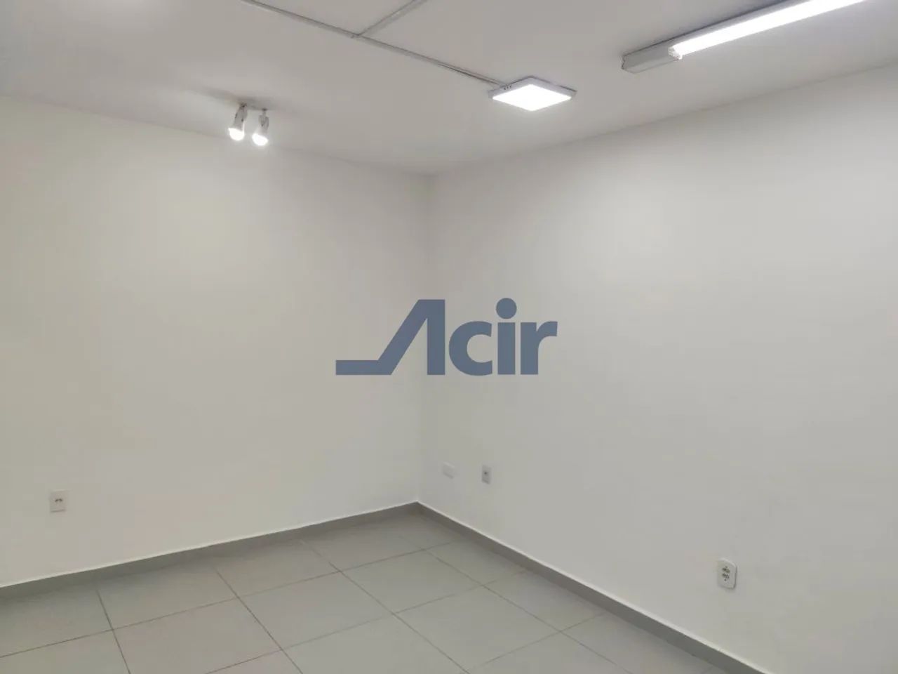 Sala Comercial para Alugar em Copacabana, Rio de Janeiro - Foto 4