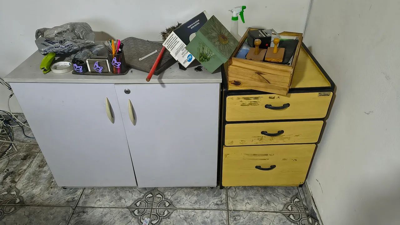 vendo conjunto de mesas e armários - Foto 4