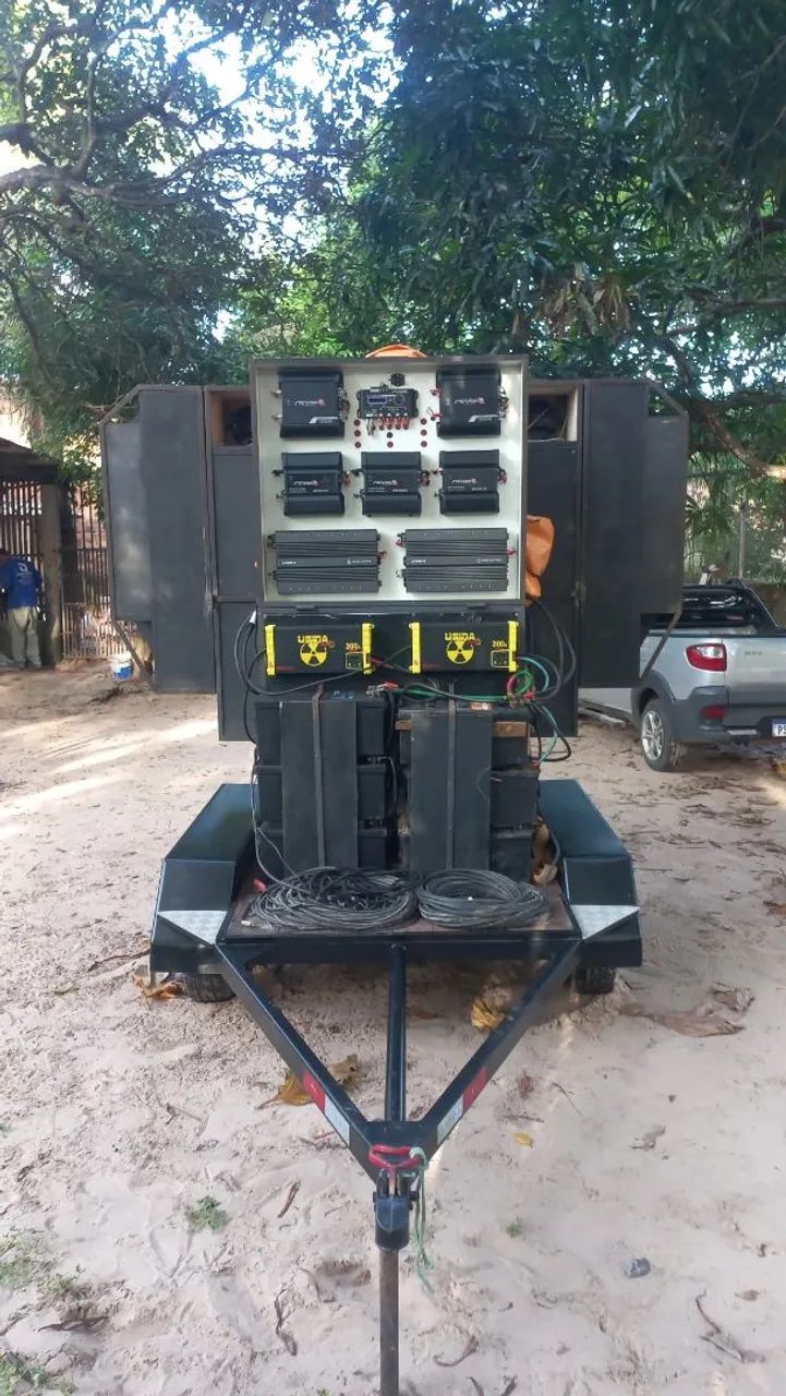 Vendo som automotivo com carretinha legalizada emplacada.