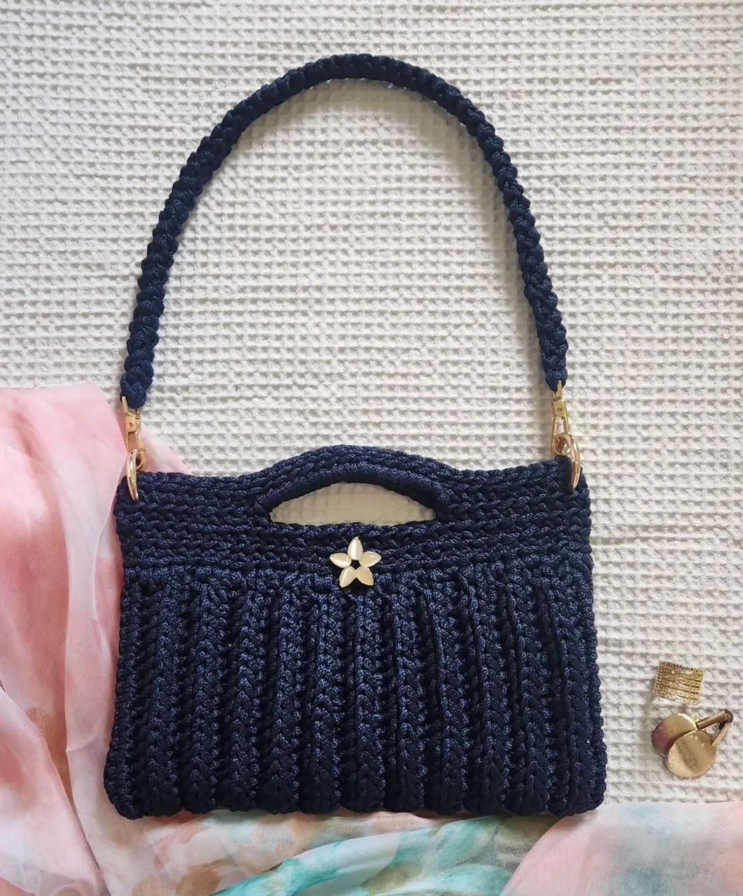 Bolsa em crochê marinho 