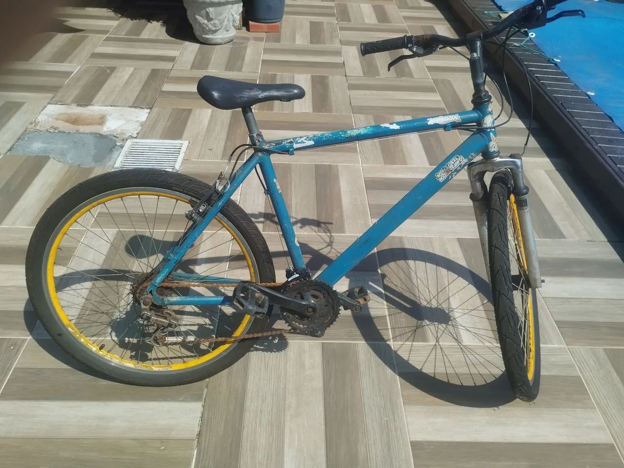 Bicicleta aro 26 azul, semi nova - Foto 3
