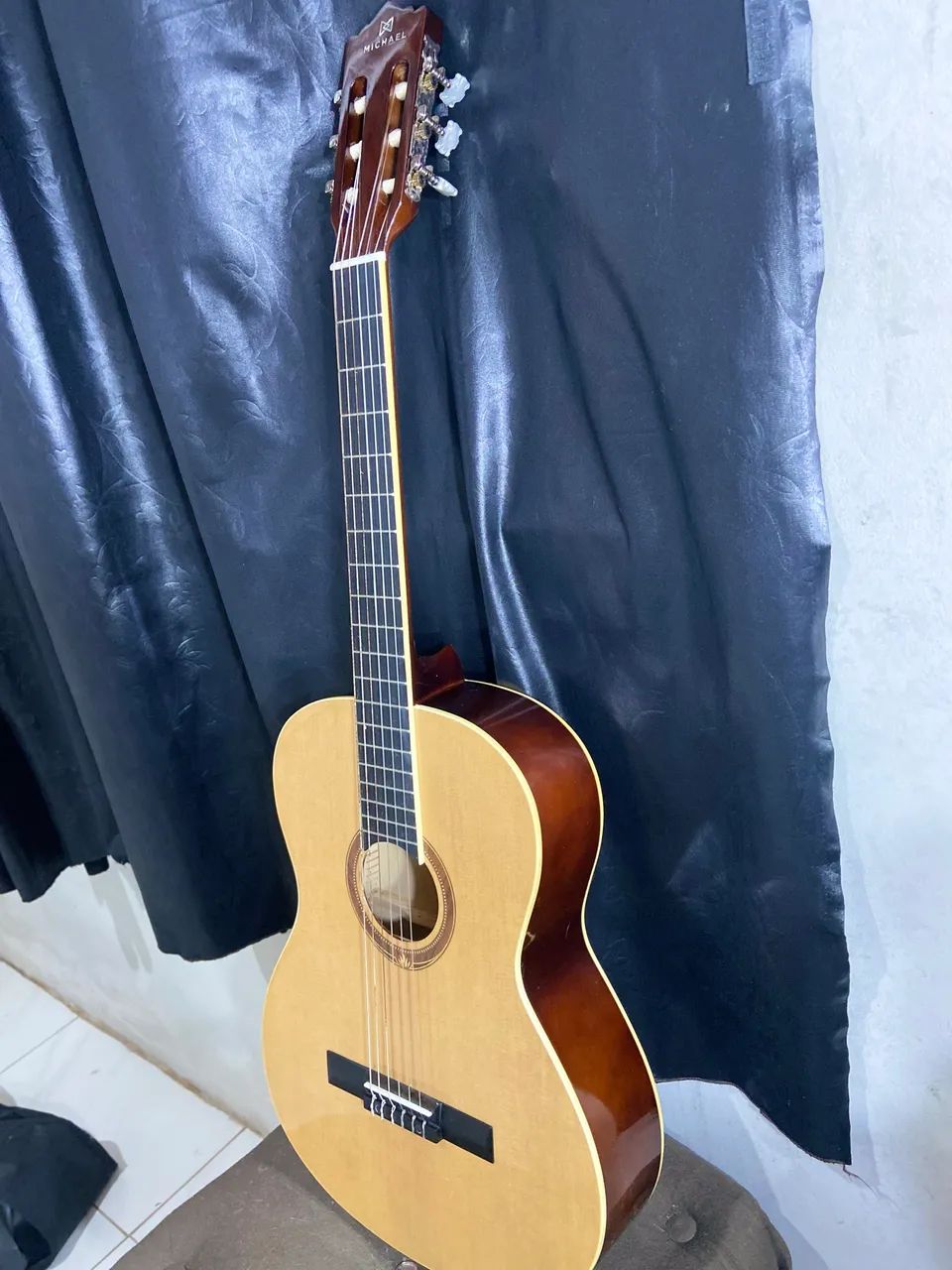  Violão Michael-Ótimo estado(ideal para iniciantes): R$380 (negociável)  - Foto 2
