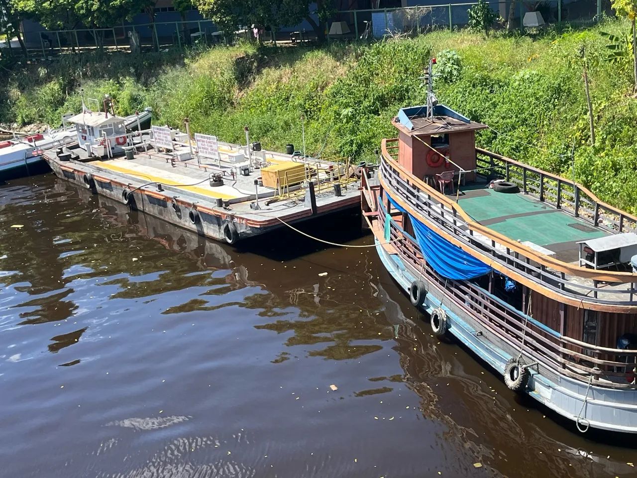 Frete e aluguel de balsa petroleira e Empurrador  - Foto 2